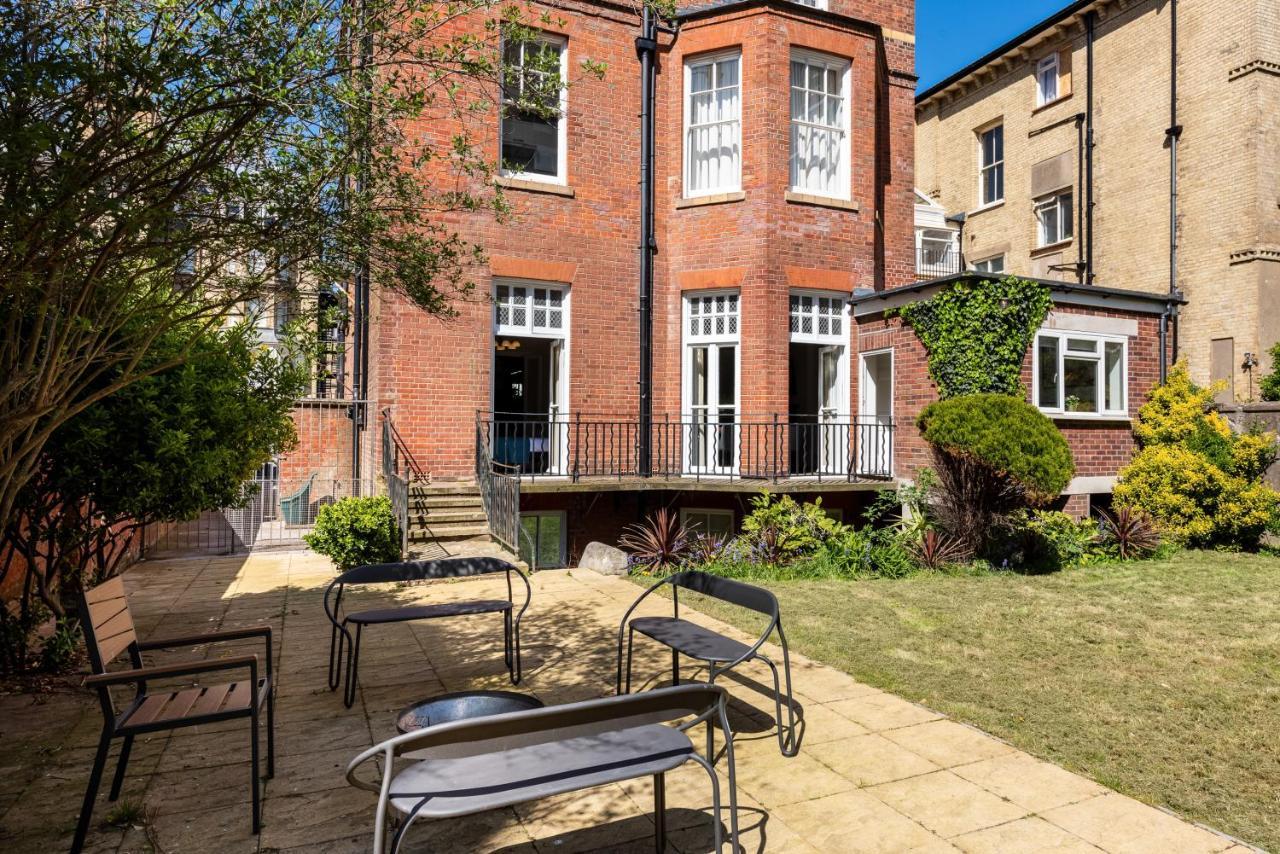 3 Bedroom Garden Apartment Opposite The Beach Brighton Bagian luar foto