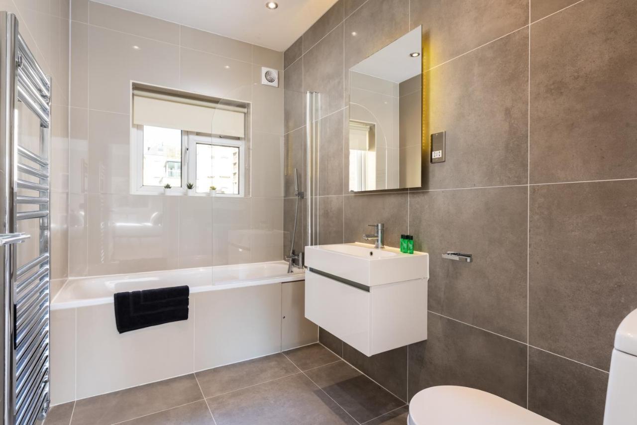 3 Bedroom Garden Apartment Opposite The Beach Brighton Bagian luar foto