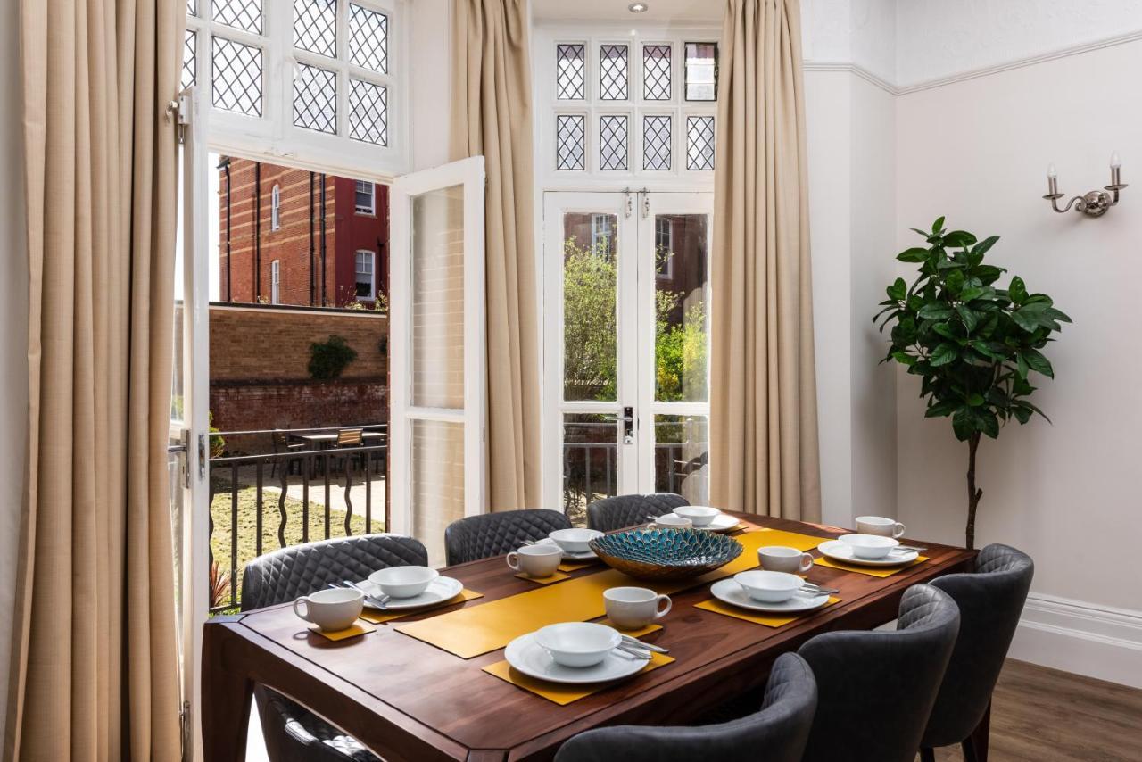 3 Bedroom Garden Apartment Opposite The Beach Brighton Bagian luar foto