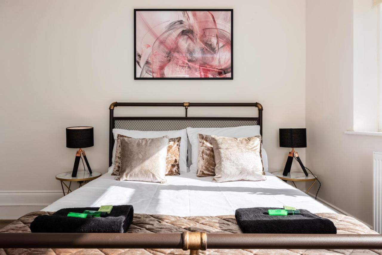 3 Bedroom Garden Apartment Opposite The Beach Brighton Bagian luar foto