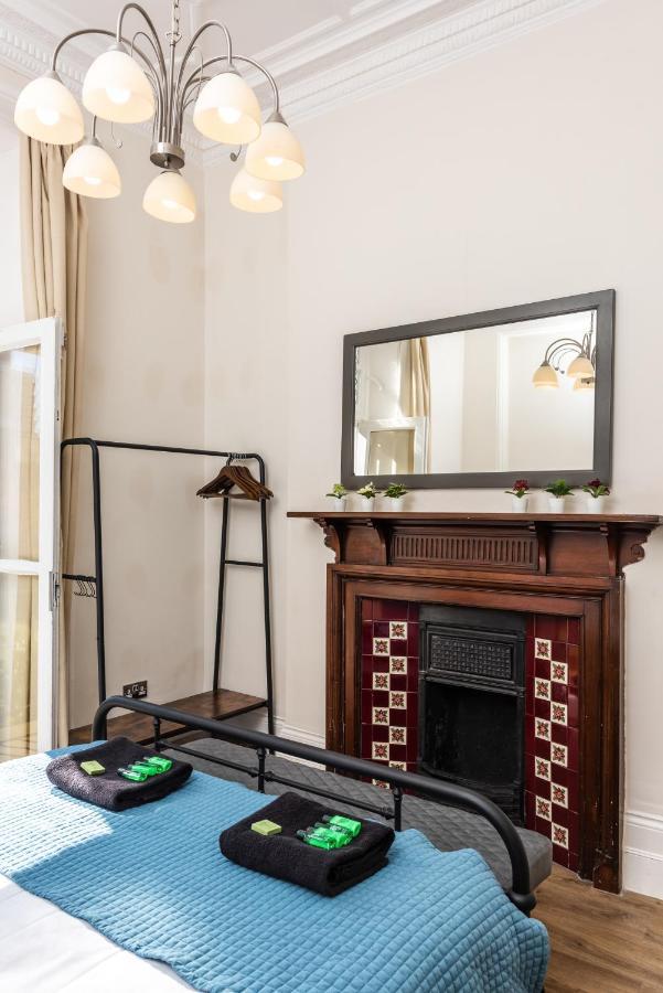 3 Bedroom Garden Apartment Opposite The Beach Brighton Bagian luar foto